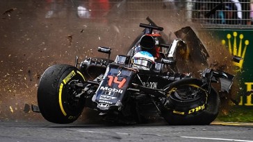 Fernando alonso crash