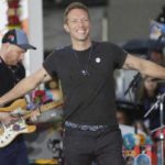 Chris Martin pays tribute to George Michael during homeless shelter performance